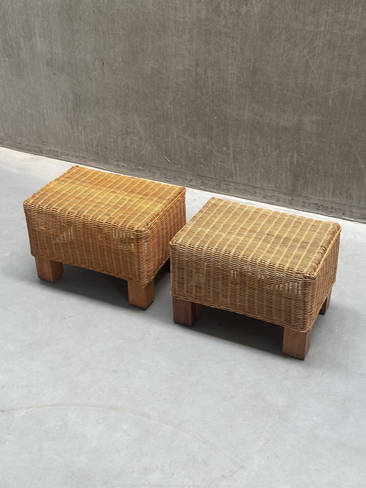 Set di 2 poggiapiedi/tavolini vintage in rattan