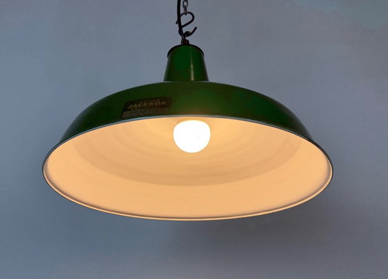 Lámpara colgante industrial de esmalte verde de Jackson Electrical Co., década de 1960 – Lámparas colgantes (photo 10 of 18)