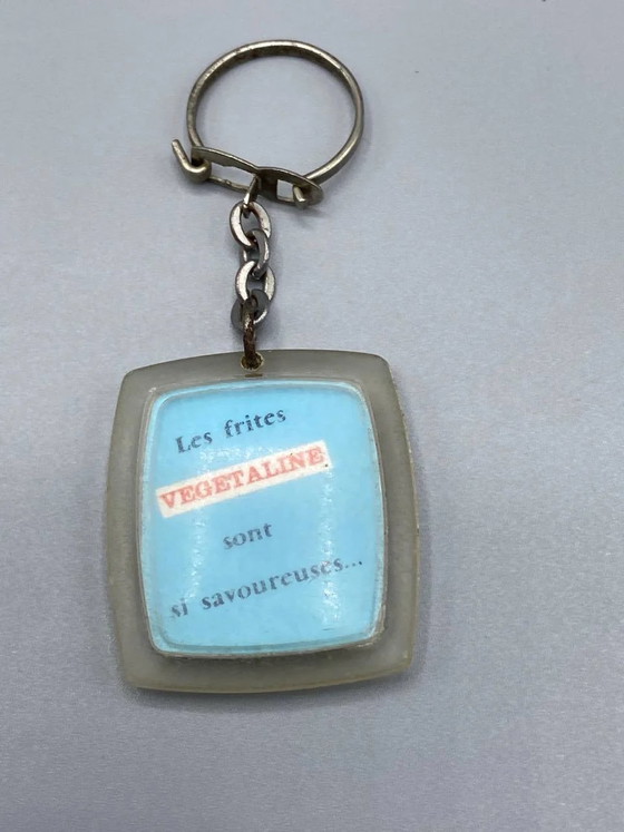 Promotional Végétaline Keychain – Fries are so tasty – Wallets & small leather goods, Metal, Plastic, Retro (photo 2 of 2)