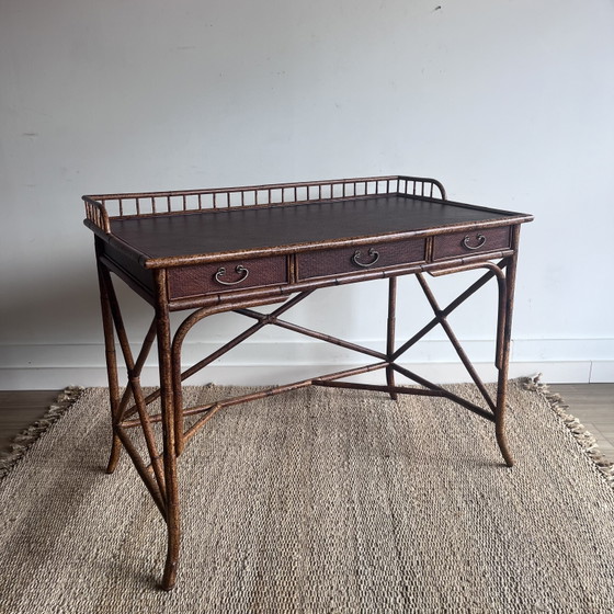 Image 1 of Antiek Hemingway Chinoiserie style Sidetable bureau  in bamboe rotan
