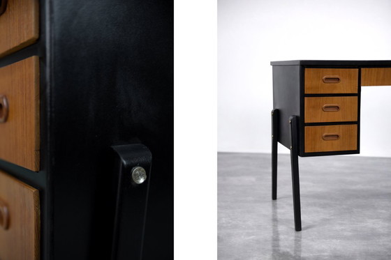 Image 1 of Scrivania vintage in teak svedese moderna di metà secolo, anni '60