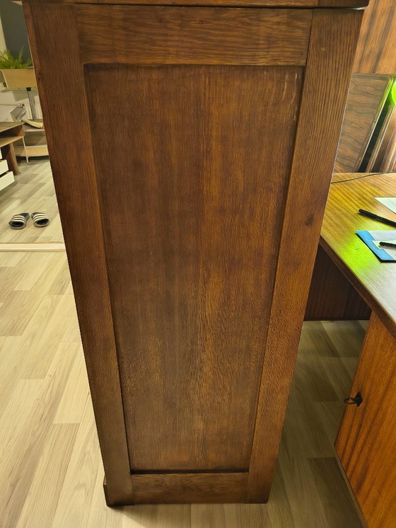 Image 1 of Armoire à porte coulissante en chêne ancien | Années 1930