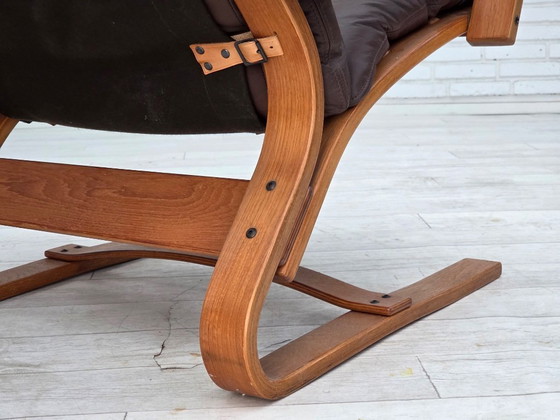 Image 1 of Fauteuil danois des années 1970 de la marque Komfort, cuir, toile et bois courbé.