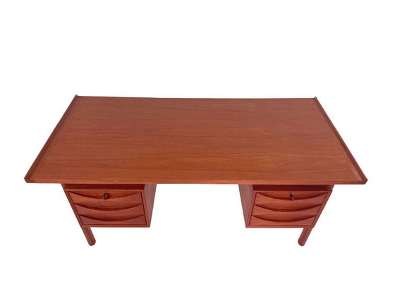 Image 1 of Scrivania vintage modello 75 di Niels Clausen in teak – NC Møbler, Danimarca anni '60