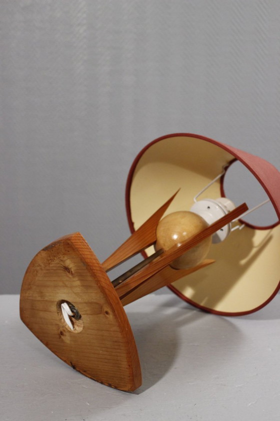Image 1 of Lampada da tavolo vintage in stile modernista Art Déco degli anni '50, in pino e metallo