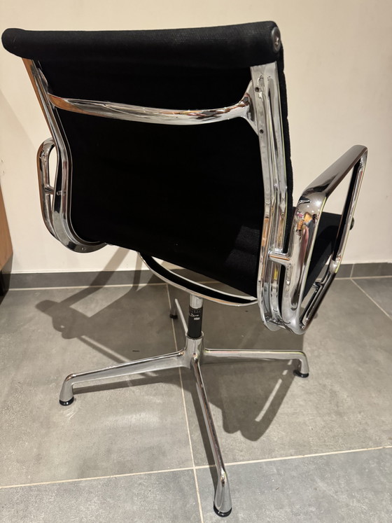 Eames aluminum chair Herman Miller Vitra EA107 – Office chairs, Textile, Aluminium (photo 5 of 7)