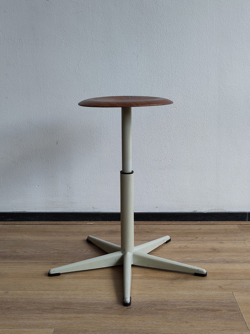 Vintage industriële kruk