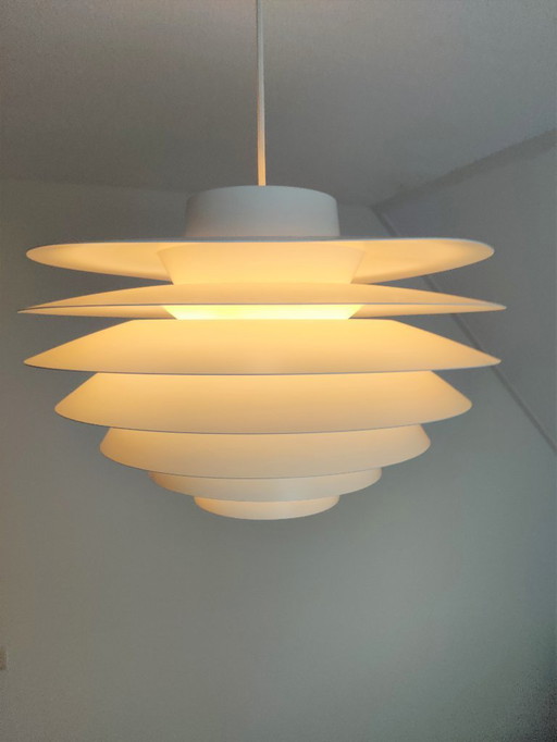 great white pendant lamp by Sven Middelboe Verona 485