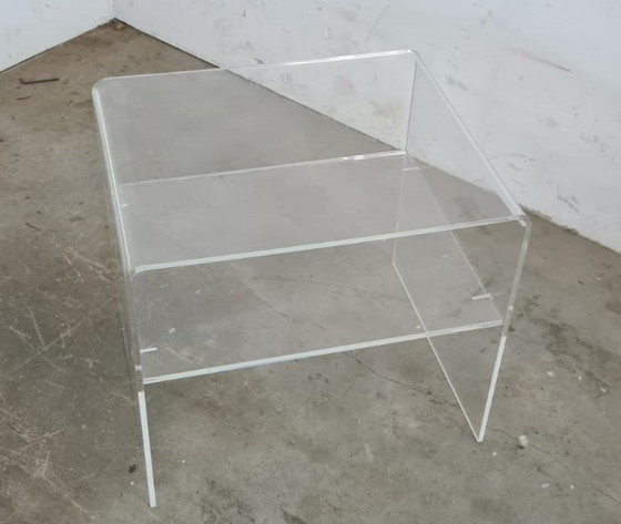 Image 1 of Beistelltisch aus Plexiglas im Weltraumzeitalter