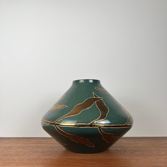 Image 1 of Vaso vintage in ceramica smaltata verde e oro