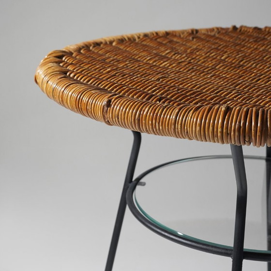 Mesa de centro con tablero redondo de ratán, década de 1950. – Mesas de centro, Glass, Metal (photo 11 of 12)