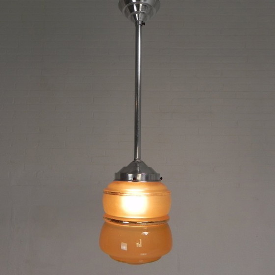 Image 1 of Art-Deco-Pendelleuchte mit beigefarbenem Glasschirm, 1930er Jahre