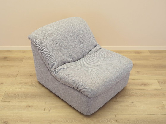 Poltrona lounge italiana in stile Space Age degli anni '70: un design organico in tessuto grigio. – Poltrone (photo 8 of 12)