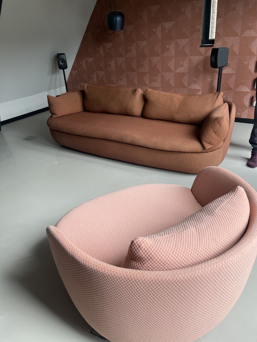 Rare Moooi Bart set - sofa & armchair in pink designer fabric