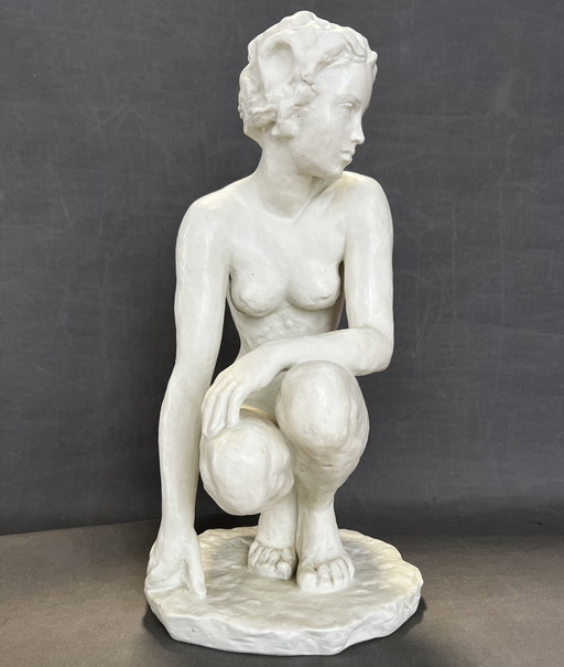 Fritz Klimsch for Rosenthal, Porcelain Sculpture of a Crouching Woman, Signed, Circa 1940