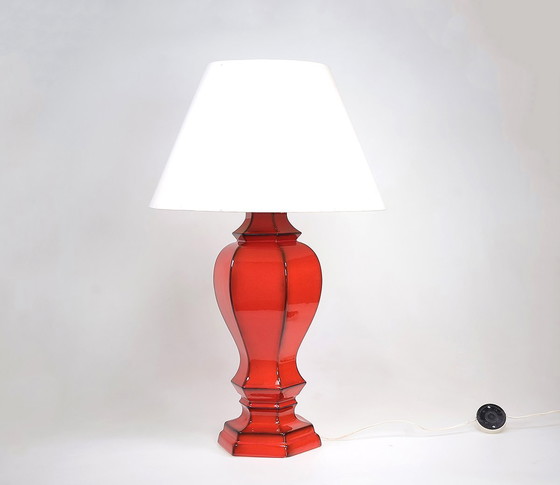 Image 1 of Grand pied de lampe en faïence rouge de Chinoiserie