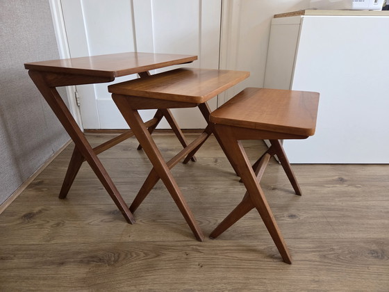Image 1 of Vintage bijzettafels nesting tables