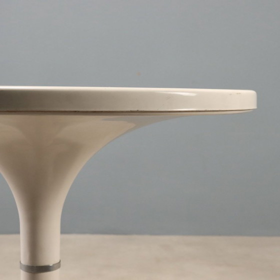 Kartell table from the 1960s – Dining tables, Plastic (photo 3 of 10)