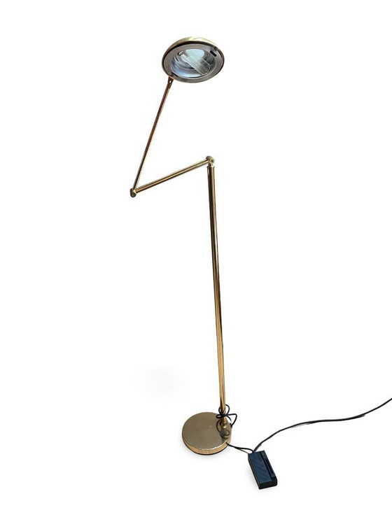 Image 1 of Gelede halogeenlamp in verchroomd messing - Design uit de jaren '90 - Made in Italy - Hoogte 155cm