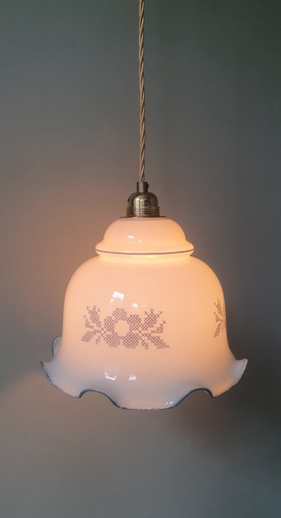 Vintage White Opal Glass Pendant Lamp - Flower-like shape – Metal (photo 8 of 17)