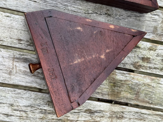 Image 1 of Table d'appoint en teck fin – une sculpture fonctionnelle