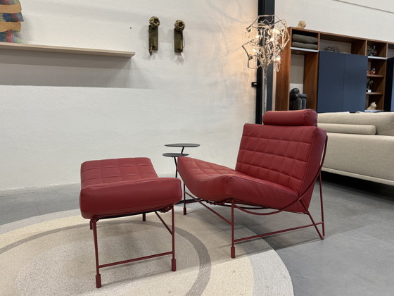 Image 1 of Leolux Volare Fauteuil met voetenbank rood leer 