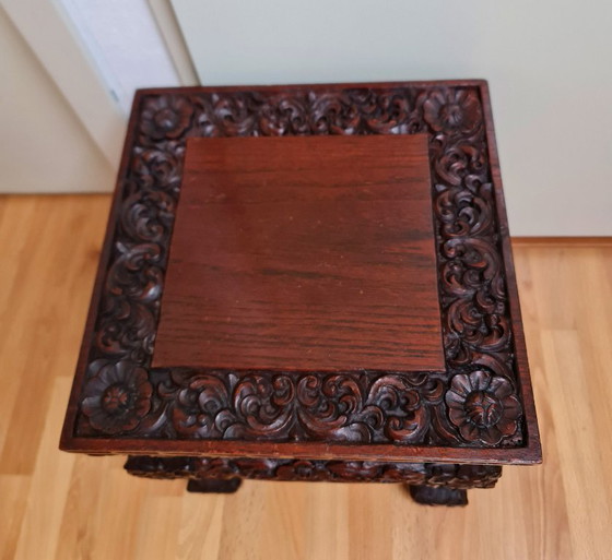 Image 1 of Aziatische bijzettafel plantentafel gekerfd hout vintage