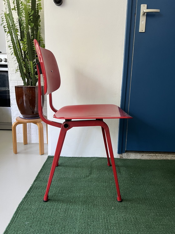 Silla Revolt de Friso Kramer Ahrend – Sillas de comedor, Metal, Plastic (photo 3 of 8)