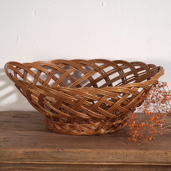Antique hand woven wicker basket (c.1920) #2 – Decorative Objects, Rattan, Rustic (photo 4 of 9)