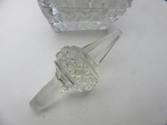 Bottiglia antica in cristallo tagliato con bordo in argento sterling e marchio di Chester. (photo 7 of 10)