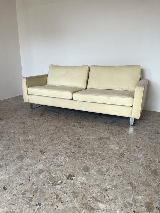 Image 1 of Canapé intemporel COR Conseta