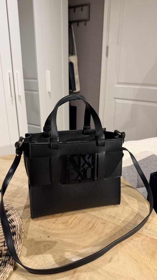 Armani Exchange Susy M Tote Tasche – Schwarzes Kunstleder