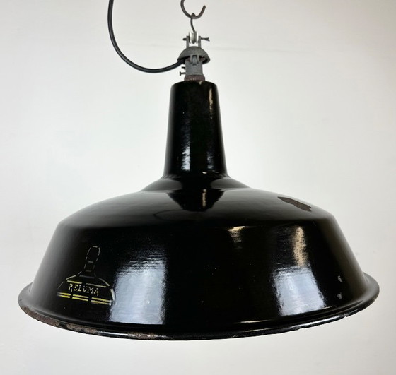 Image 1 of Lampada a sospensione industriale in smalto nero di Reluma, anni '50