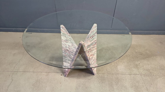 Image 1 of Architectonische eettafel van marmer en glas, jaren 70.