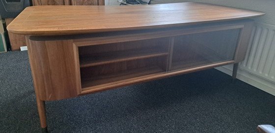 Image 1 of Schreibtisch 190 cm breit