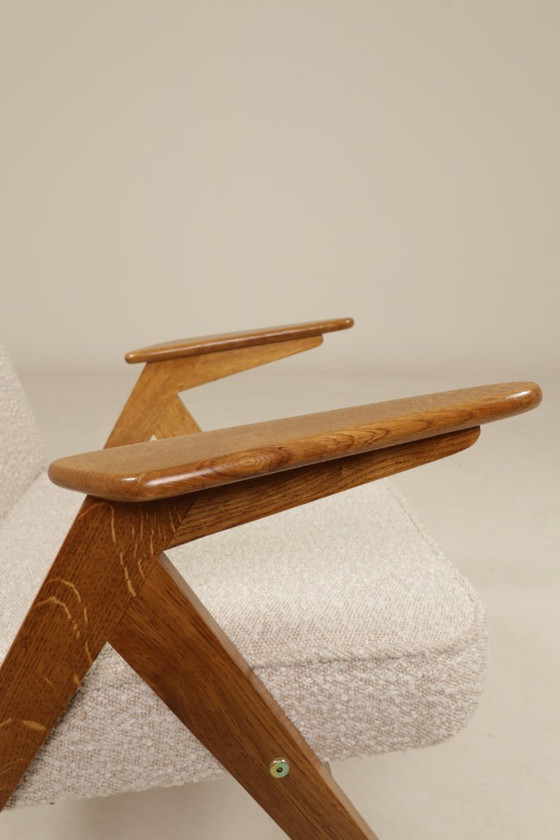 Image 1 of Fauteuil vintage chêne rustique pearl bouclé conclu par Chierowski 