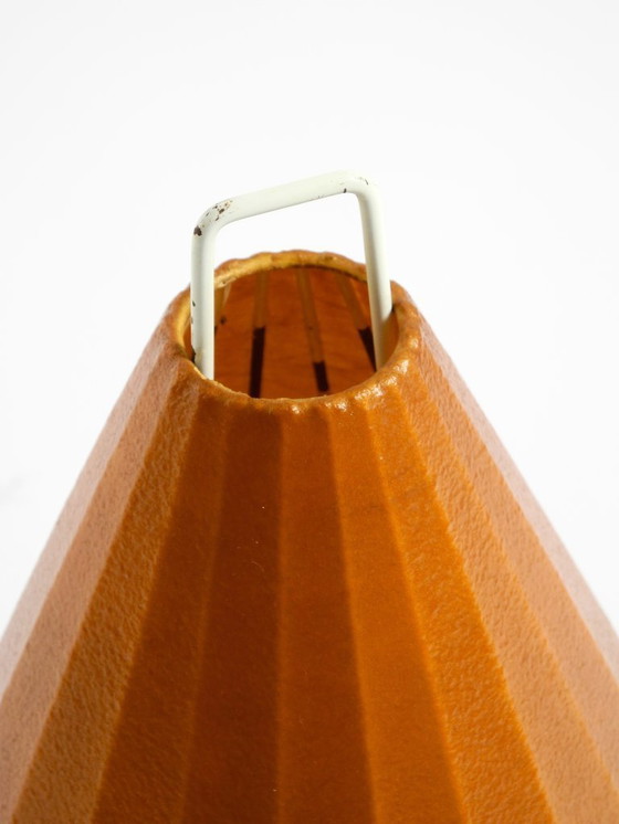 Image 1 of Sehr seltene, wunderschöne Mid-Century-Modern-Tischleuchte „Tripod Cocoon“.