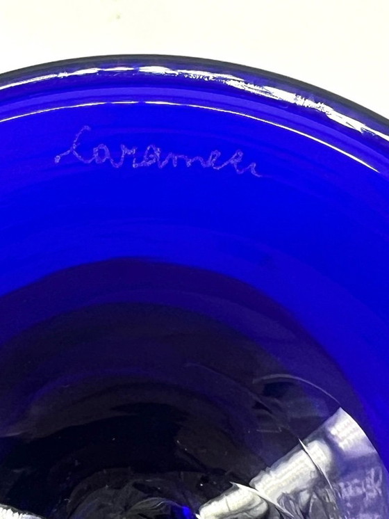 Image 1 of Signed Murano art glass goblet by Maestro Carlo Tosi “Caramea” – Blue bowl, orange stem, 24K gold leaf – 1970s