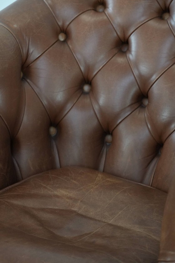 Image 1 of 2 poltrone Chesterfield color cognac in pelle di mucca in stile inglese