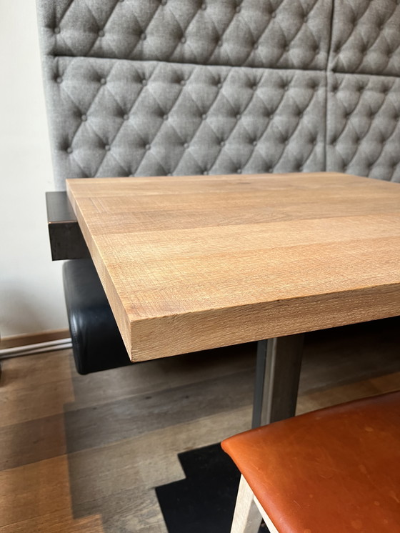 Image 1 of Eiken tafel met besteklades
