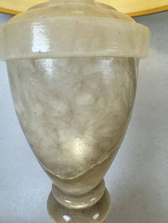 Image 1 of Elegant vintage table lamp made of alabaster and marble - warm light, timeless class