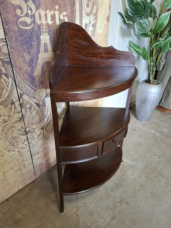 Image 1 of Tavolini angolari classici inglesi, tavolino portatelefono, tavolino laterale, dimensioni 40x40cm e altezza 96cm.