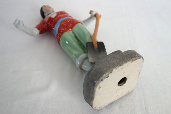 Image 1 of Estatua femenina de porcelana china con forma de galleta - Revolución Cultural n.º 6