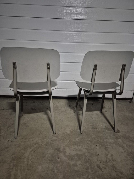 2 chaises Friso Kramer Revolt en acier soigné