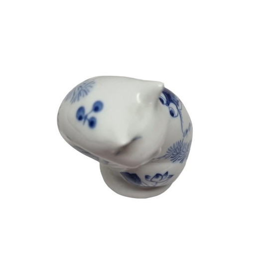Image 1 of Chinese vintage porcelain cat
