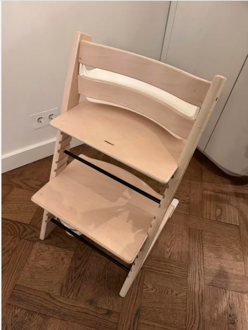 Seggiolone Tripp Trapp + cestino portaoggetti - Bianco