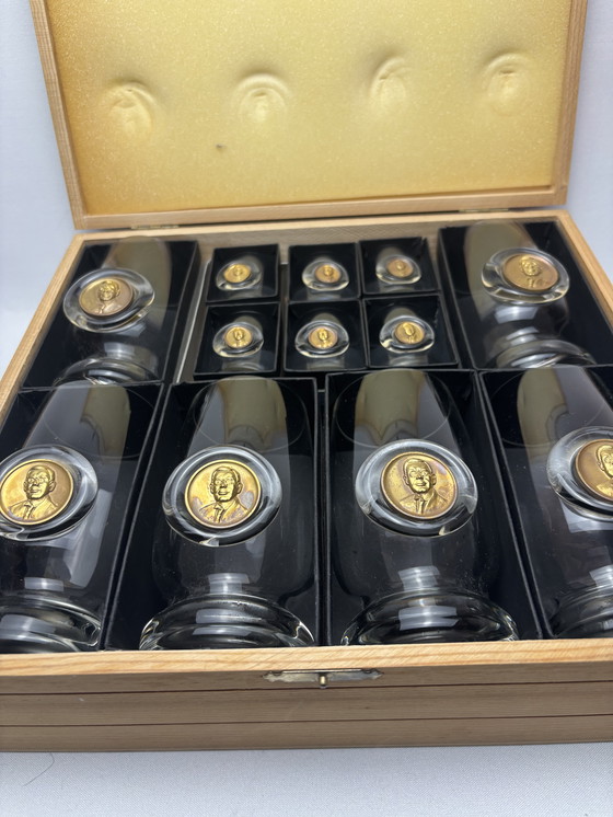 Image 1 of Jubiläumsset 1970 – 12 Gläser in einer luxuriösen Holzbox – vergoldet