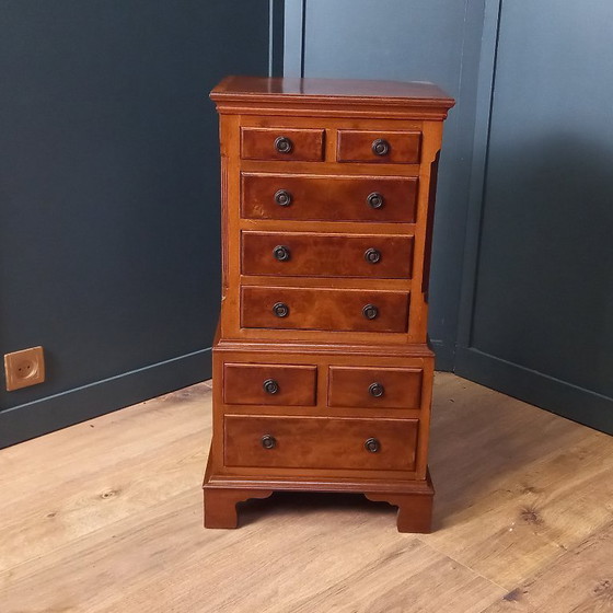 Image 1 of Kleine Tallboy Chest on Chest Ladekast van Reprodux