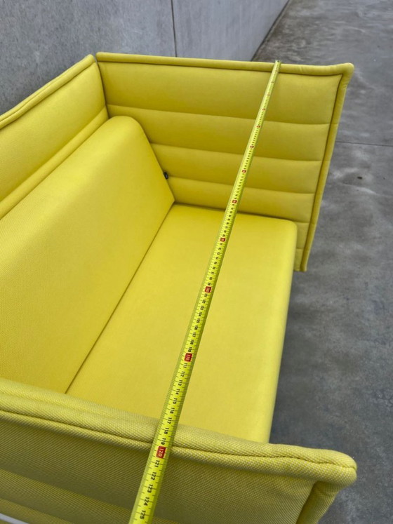 Image 1 of Poltrona acustica Vitra Alcove