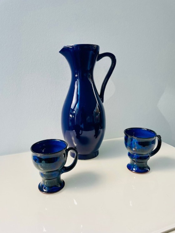 Image 1 of Set in ceramica composita blu cobalto – brocca + 2 calici (firmati)